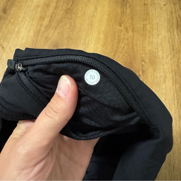 Lululemon Women's Black Athletic Skort - Picture 5 of 6